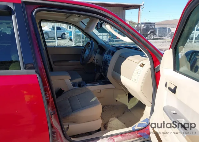 1FMCU9DG5BKB28587: 43396808