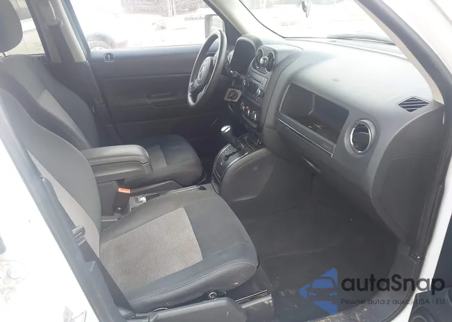 1C4NJRBB8CD621571: 43396892