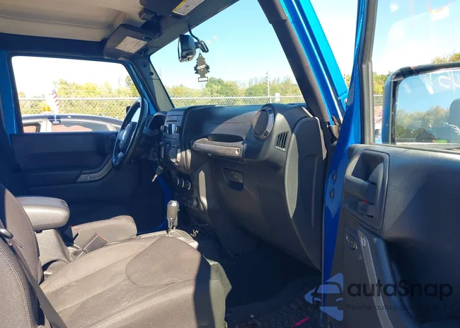 1C4BJWDG6FL557227: 43396459