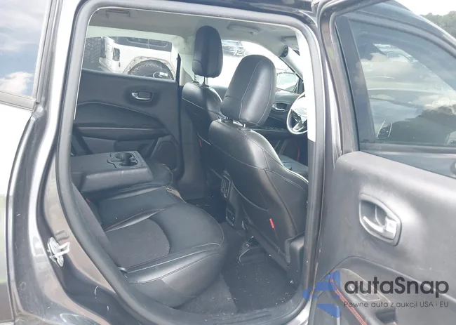 3C4NJDDB6KT756525: 43396603