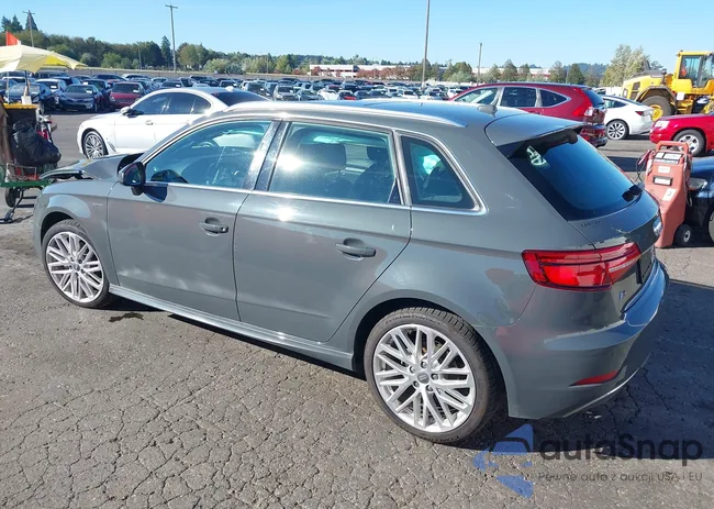 WAUTPBFF1JA067683: 43397678