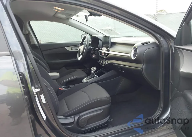 3KPF24AD6RE768079: 43397738