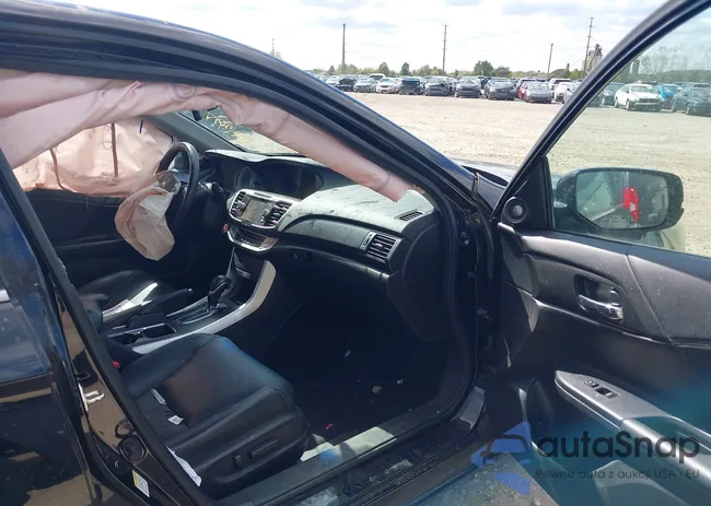 1HGCR2F80DA275588: 43397297