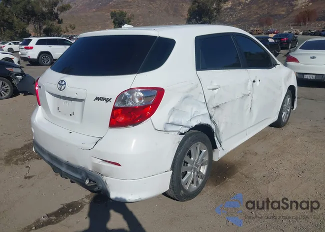 2T1KU4EE8AC523945: 43397321