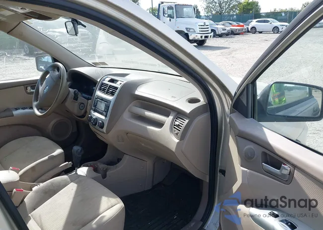 KNDJE723897593472: 43398837