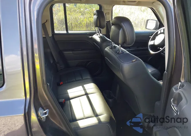 1C4NJRFBXFD154958: 43399118