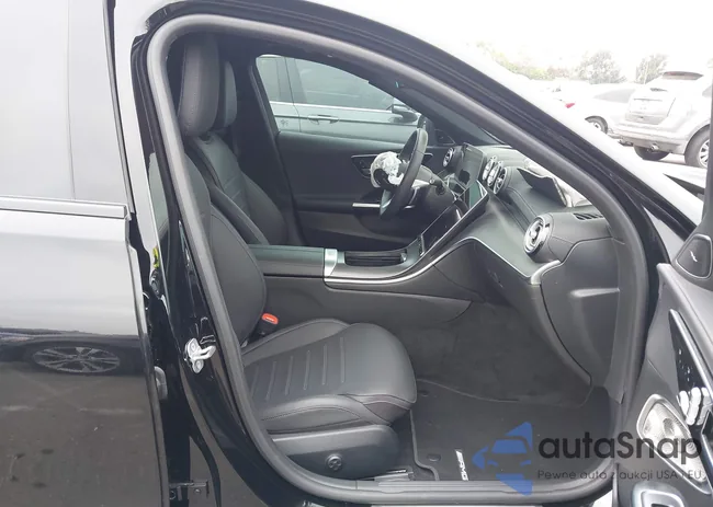 W1KAF4HB2RR190933: 43398611