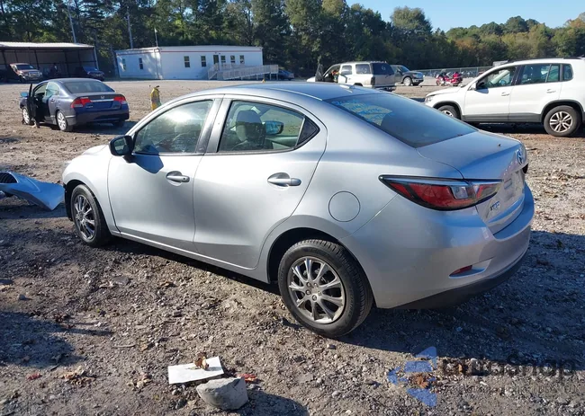 3MYDLBYV1KY528256: 43400085