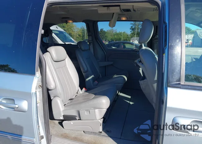 2C4GP54L75R145237: 43399324