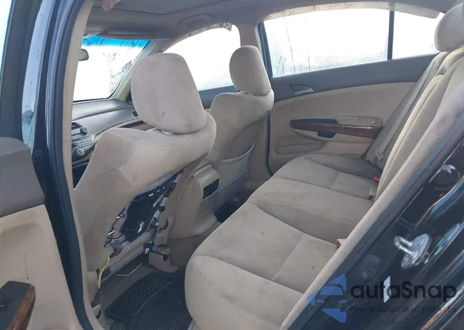 1HGCP2F77AA153142: 43399367