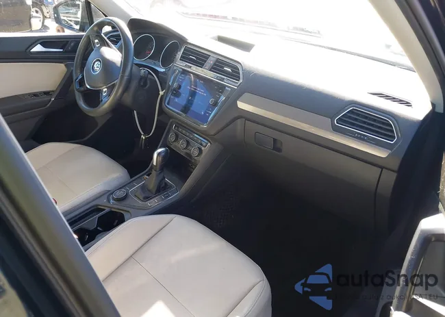 3VV2B7AX8LM027974: 43399549