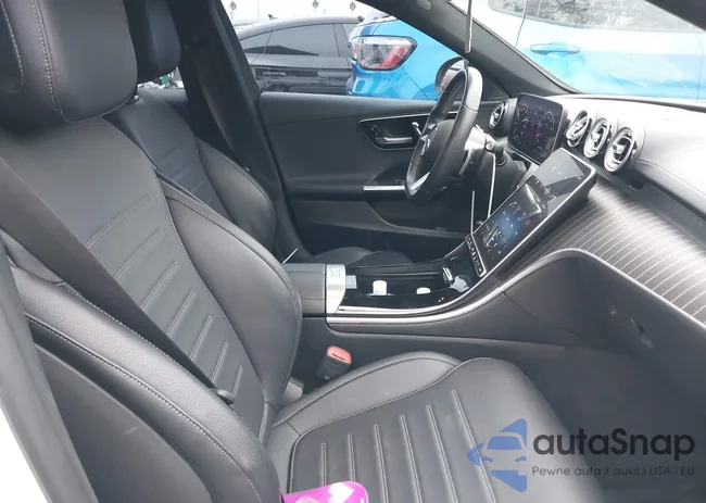 W1KAF4GB5NR061371: 43400937