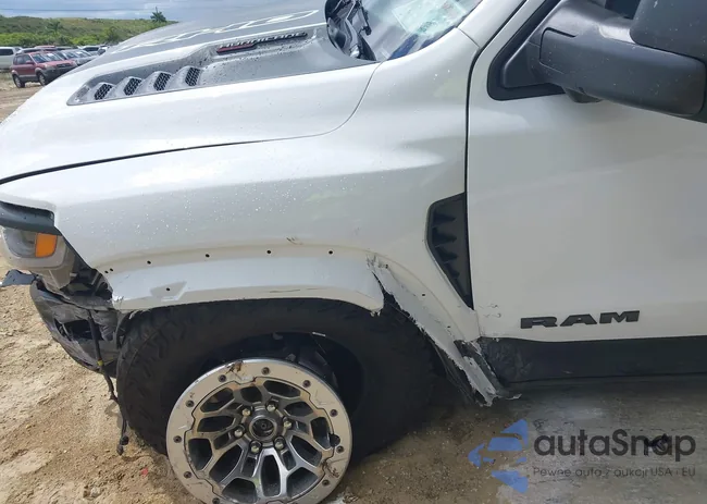 1C6SRFUP8SN632489: 43400556