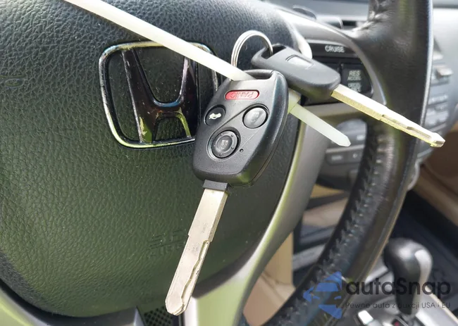 1HGCS2B81CA009568: 43402173