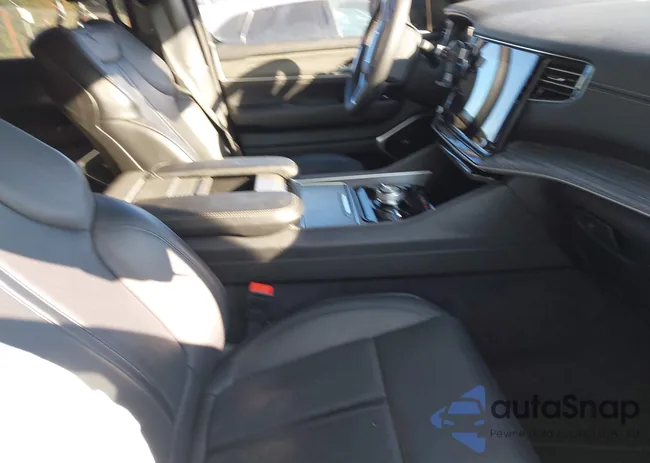 1C4SJSDP7RS168647: 43401302