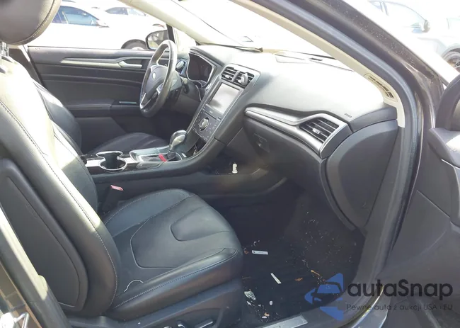 3FA6P0K95FR244579: 43401458