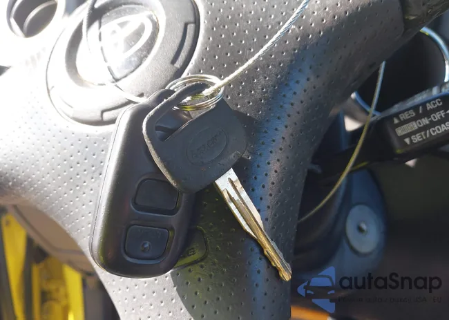 2T1KR32EX4C317272: 43402692