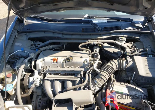 1HGCP2F81BA104769: 43402873