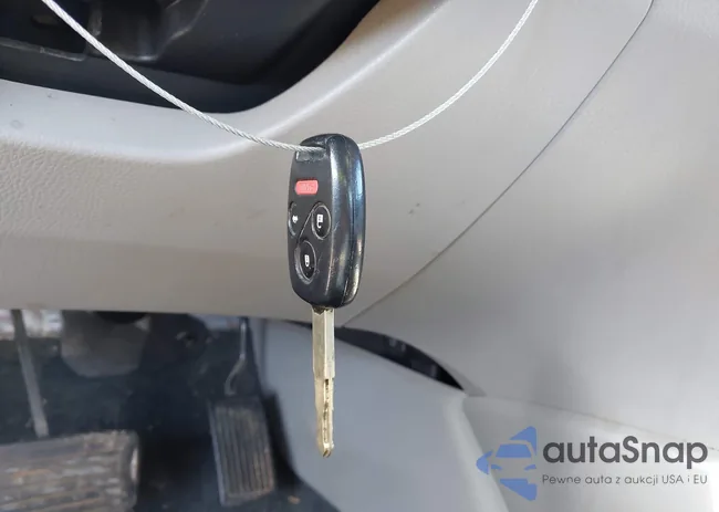 1HGCP2F81BA104769: 43402873