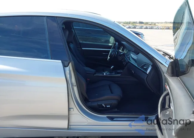 WBA8Z9C54JG828627: 43402963