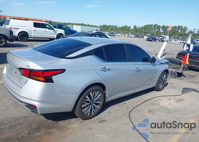 1N4BL4DV5RN344555: 43403018