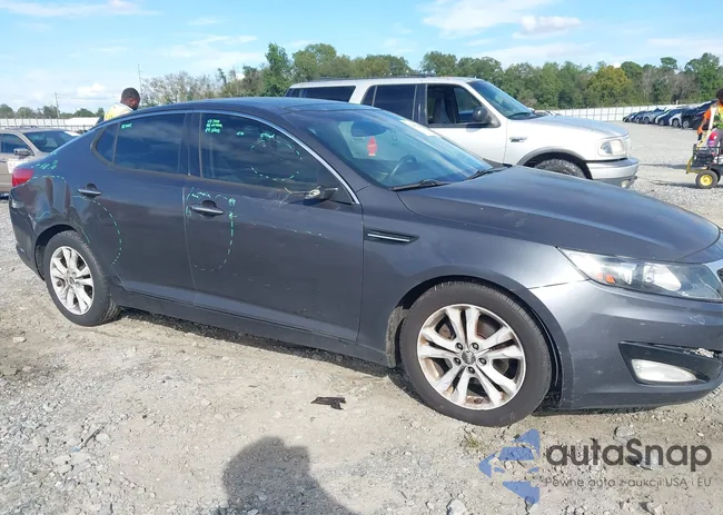 KNAGN4A78B5179779: 43403048