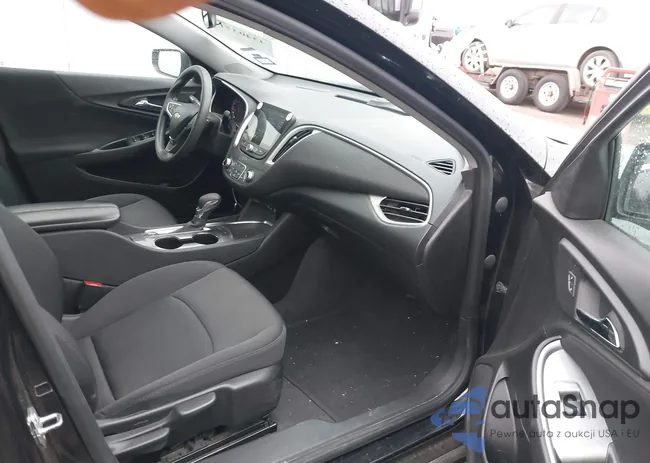 1G1ZD5ST3RF110527: 43403710