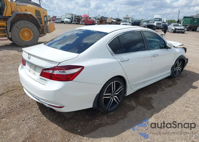 1HGCR2F5XGA031134: 43403717