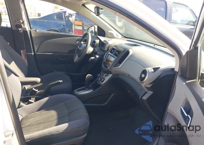 1G1JC5SG6D4248702: 43403767