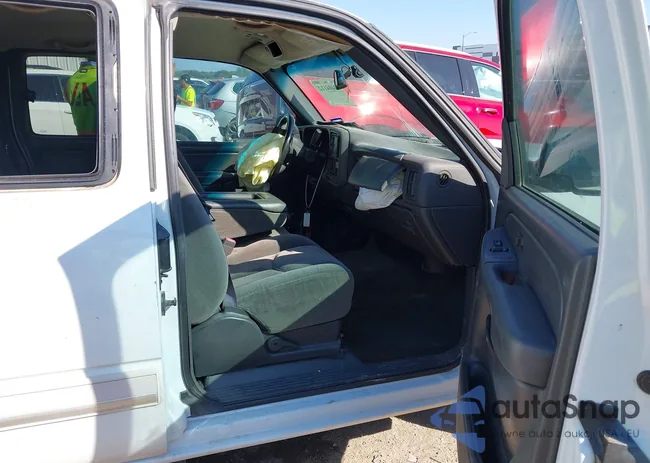 2GCEC19V541109694: 43404112