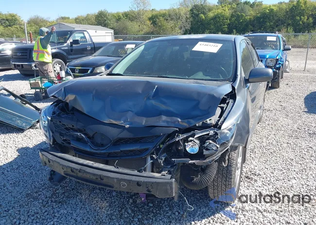 2T1BU4EE8BC618507: 43403210