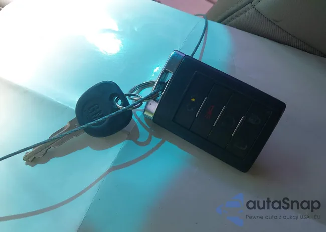 1G6KD57Y68U191565: 43403581