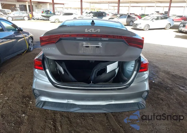 3KPF24AD5PE647721: 43404645