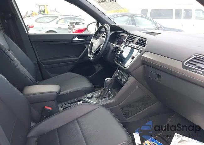 3VV2B7AX8KM009229: 43404646