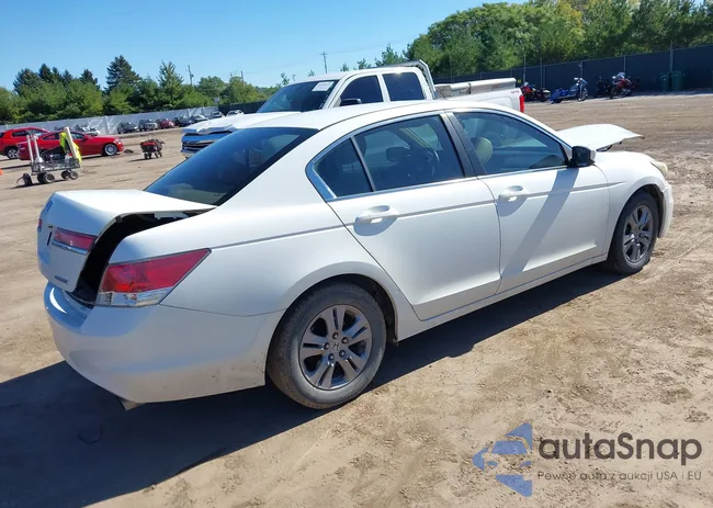 1HGCP2F6XBA088635: 43404679