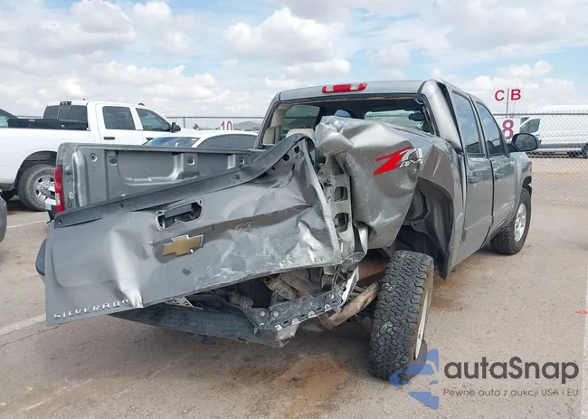 2GCEK13M281132553: 43404240