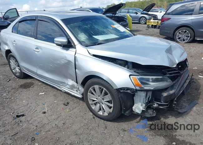 3VWD07AJ5FM256493: 43404265