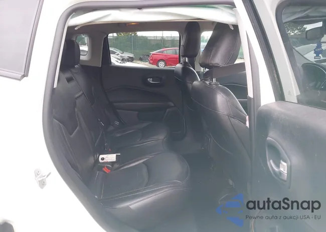 3C4NJCCB8KT802190: 43405605