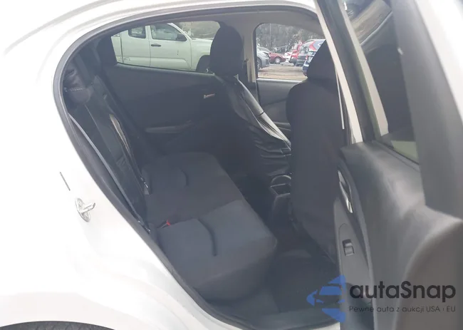 3MYDLBYV9KY520812: 43405647