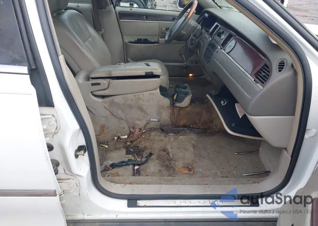 1LNHM82W55Y643908: 43406048