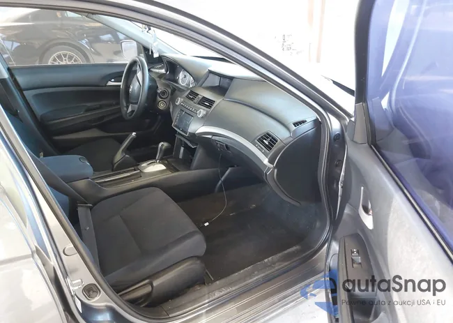 1HGCP2F33CA096261: 43406244