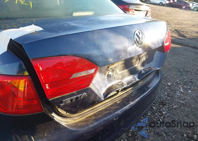 3VW2K7AJ2EM235598: 43406334