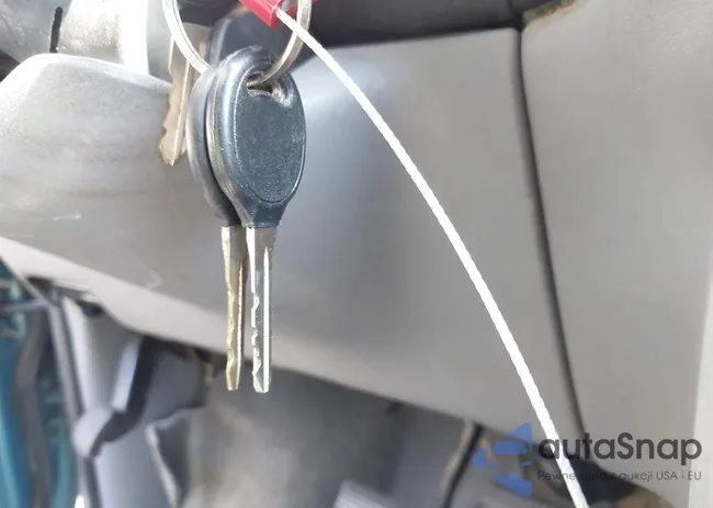 2B4GP44G8XR394580: 43407385