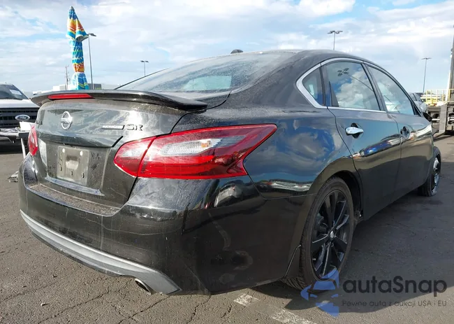 1N4AL3AP5JC285552: 43408710