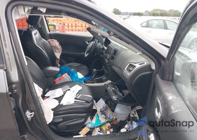 3C4NJCBB3JT137294: 43410044