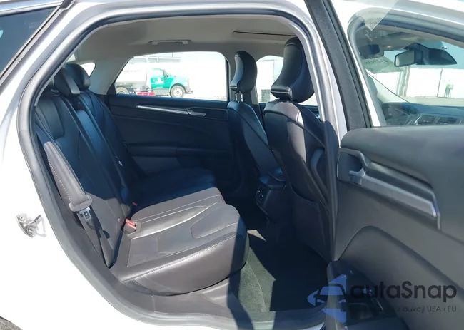 3FA6P0SU8GR115239: 43409382