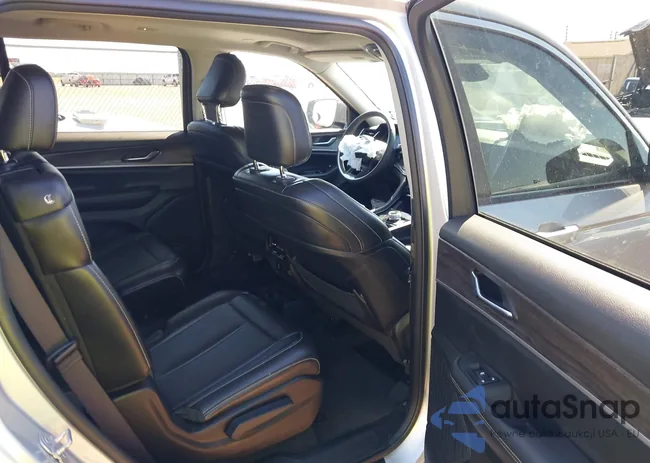 1C4RJJBG2P8811847: 43410696