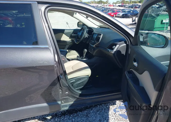 1C4PJLCB9FW542004: 43410795