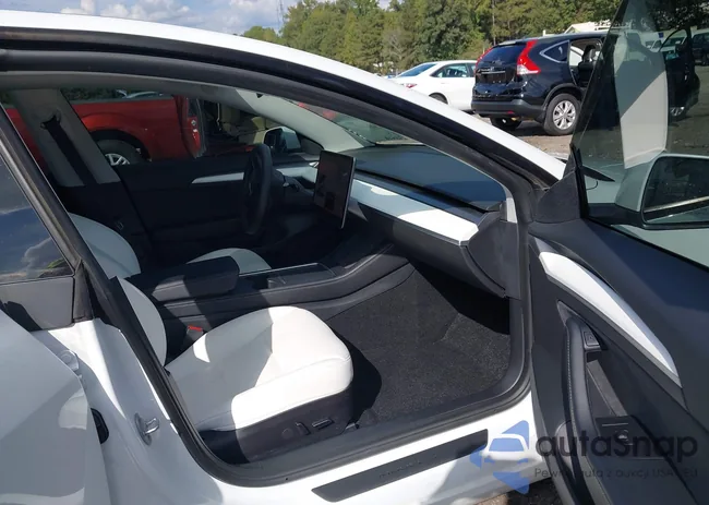 5YJ3E1EB9NF255334: 43410831