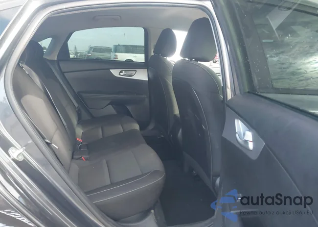 3KPF24AD3PE590354: 43410861